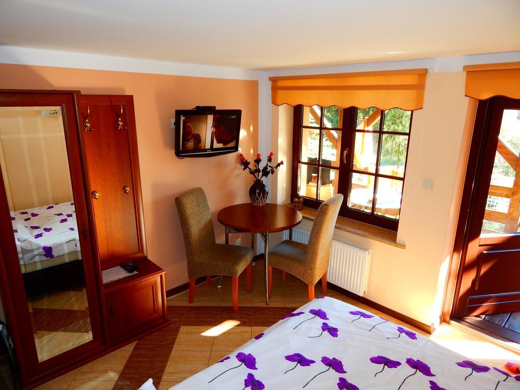 Hôtel Willa Solina à Solina  Extérieur photo